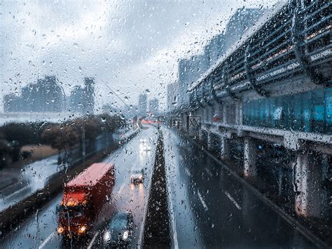 下雨天照片|下雨天图片